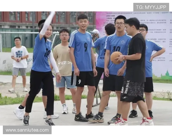 重庆排球队的成长之路：一段激情与坚持交织的排球纪实故事