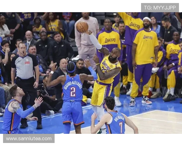 2010年NBA总决赛回顾魔术与湖人之间的激烈对决与精彩瞬间分析