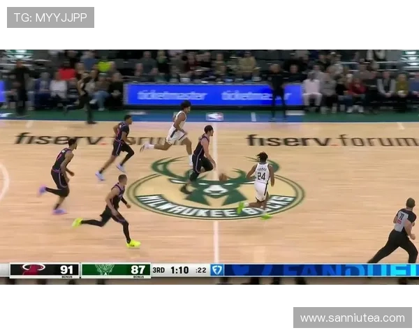 NBA热火与雄鹿激战正酣文字直播全程回顾与精彩瞬间分析