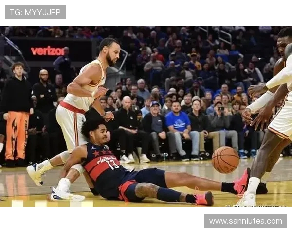 国王与太阳激战NBA夏季联赛新秀展现潜力与激情的精彩对决