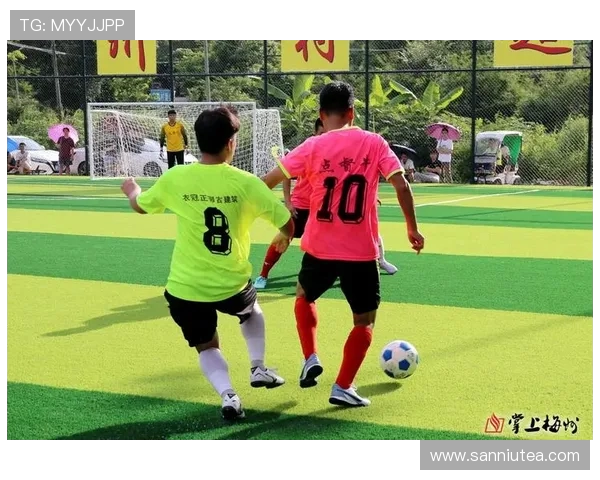 帕德伯恩与汉堡激战正酣比分揭晓精彩瞬间回顾